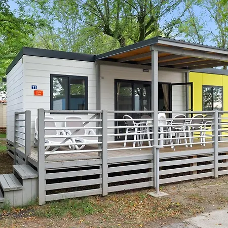 Mobile Homes Belvedere Vacanceselect 4* 브랜지카
