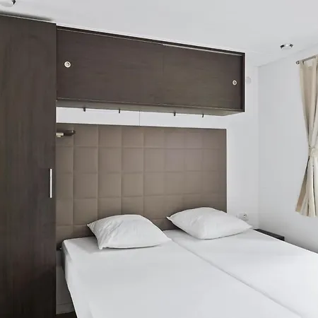 Mobile Homes Belvedere Vacanceselect 4* Seget Vranjica