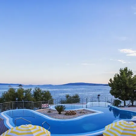 홀리데이파크 Mobile Homes Belvedere Vacanceselect 4*
